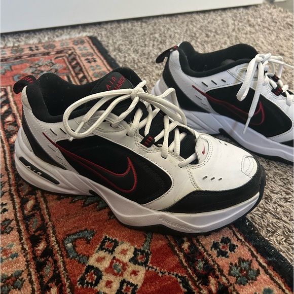 Men’s Nike Sneakers Size 6 (women’s size 8) - Picture 2 of 5